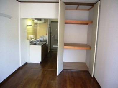 Receipt. There is a large storage.