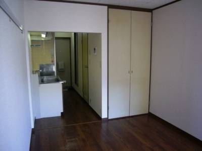 Living and room. Spacious is 6.0 tatami rooms