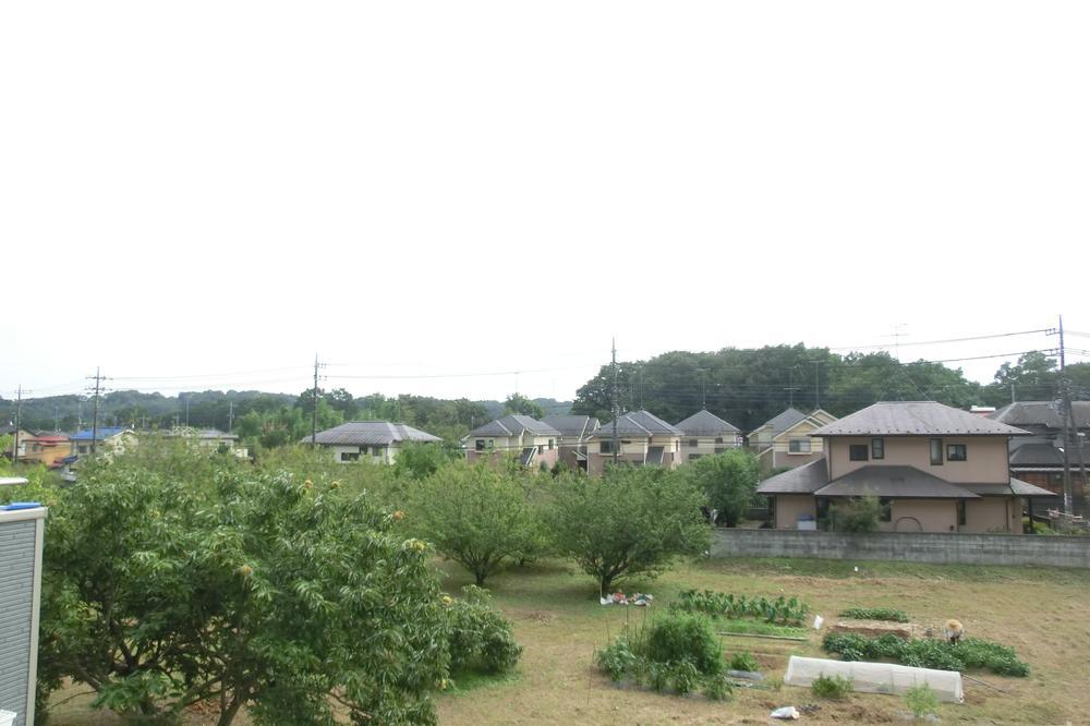 View photos from the dwelling unit. View from the site (October 2013) Shooting