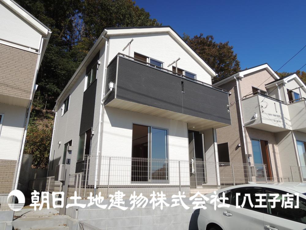 Local appearance photo. Local (11 May 2013) Shooting