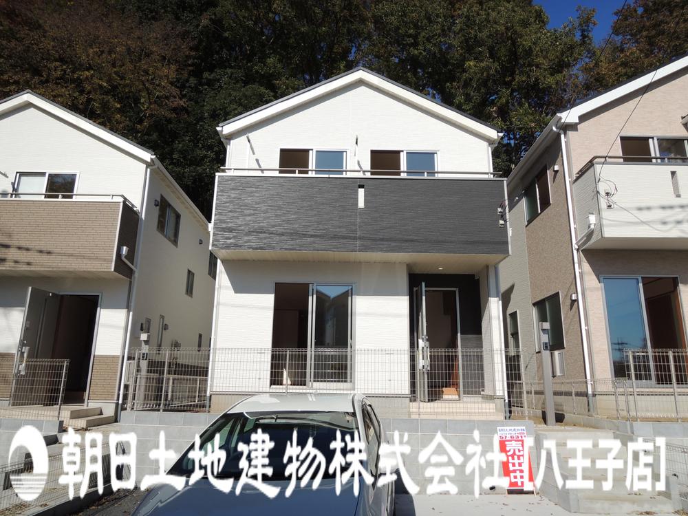 Local appearance photo. Local (11 May 2013) Shooting