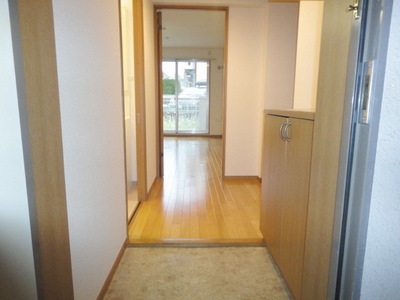 Entrance. Relaxed some entrance space