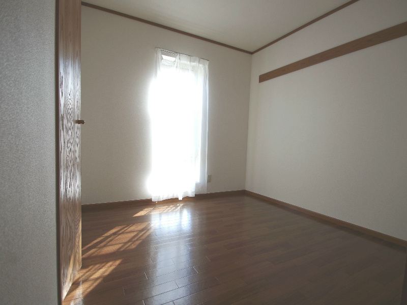 Other room space. Western-style 4.5 Pledge!