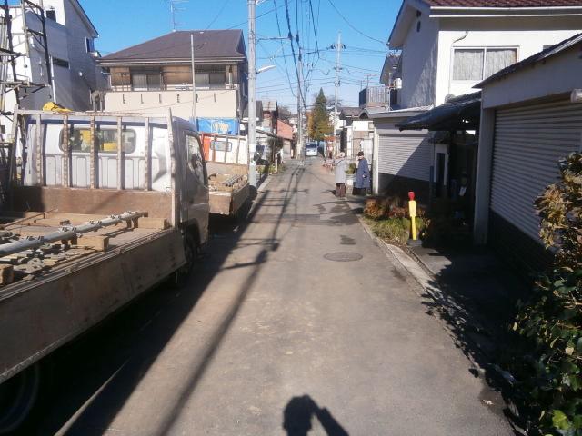 Local photos, including front road. 2013 November 30, shooting