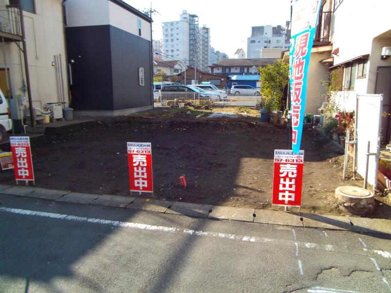 Local appearance photo. Local (12 May 2013) Shooting