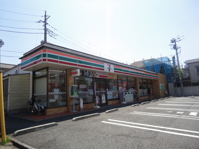 Convenience store. Seven-Eleven Motoyokoyama 2-chome up (convenience store) 30m