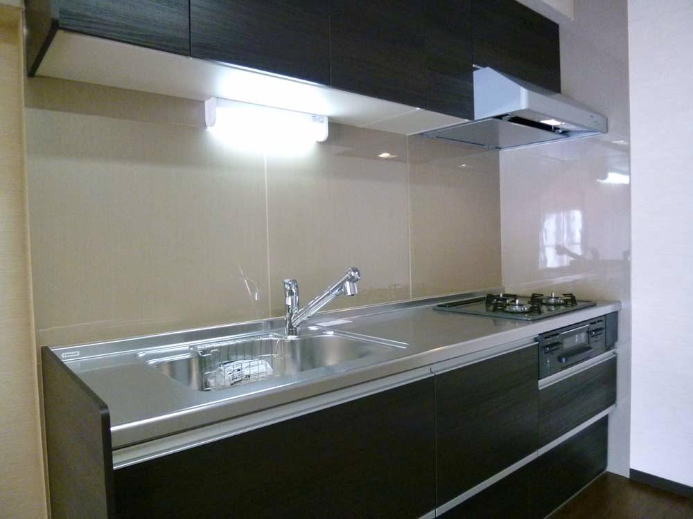 Kitchen. □ ■ Slide storage type ■ □ Storage capacity is rich and popular slide storage type of system Kitchen. Since also taken out easily the back of the thing, Organize easy, It can be stored a lot!