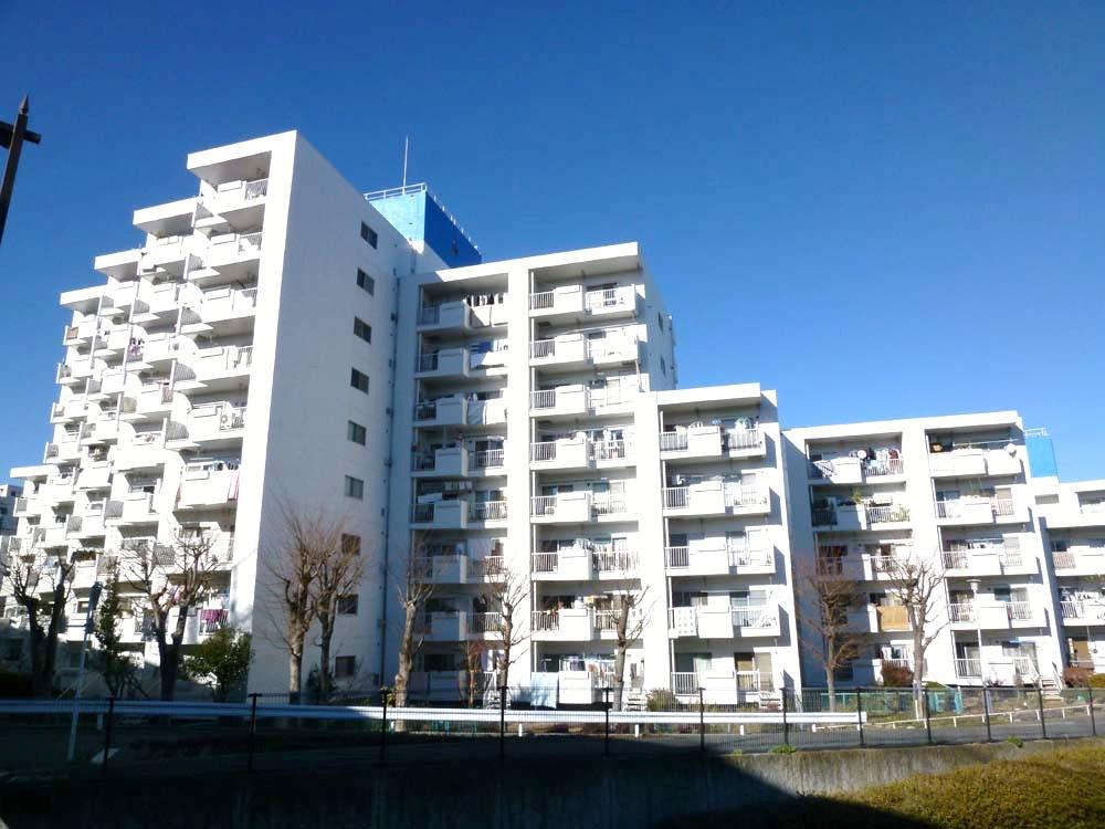 Local appearance photo. Good location from Kitano Station a 2-minute walk! ! Station next to ・ Because in front of the station there is a shopping center, Shopping is also convenient! Living environment is good