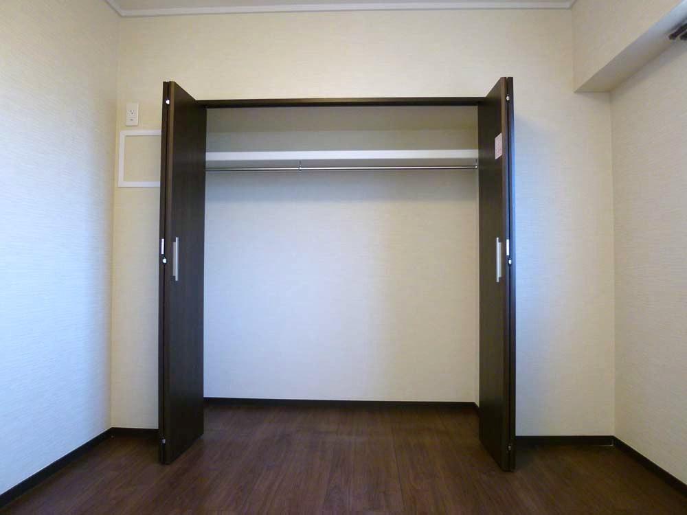 Receipt. □ ■ Western-style 5.3 Pledge of closet ■ □