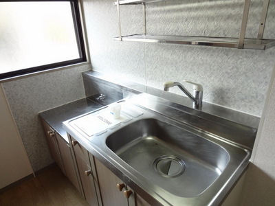 Kitchen.  ☆ With window! Two-burner stove installation Allowed!  ☆