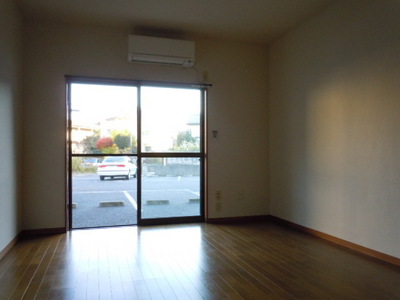 Living and room. Room 1