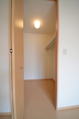 Receipt. Walk-in closet