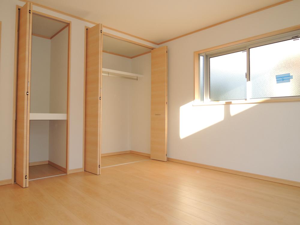 Local appearance photo. Local (11 May 2013) Shooting