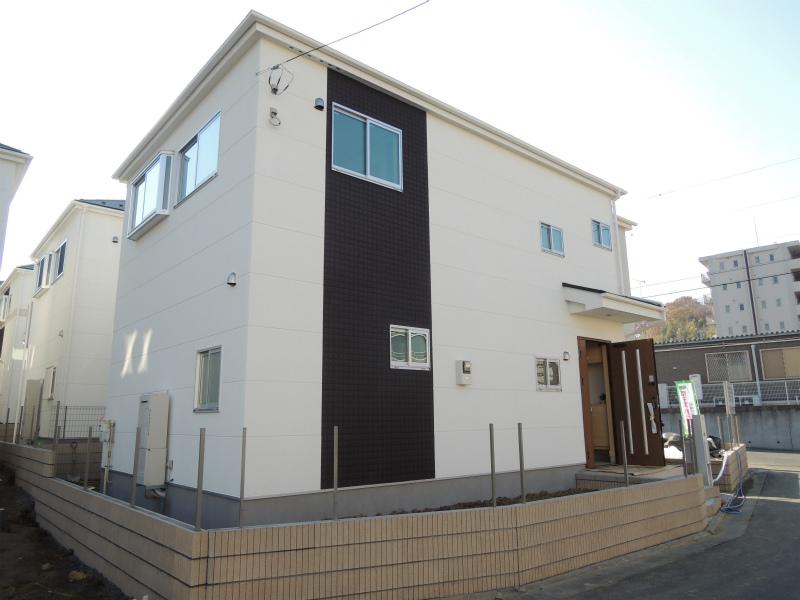 Local appearance photo. Local (12 May 2013) Shooting