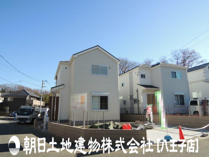 Local photos, including front road. Local (12 May 2013) Shooting