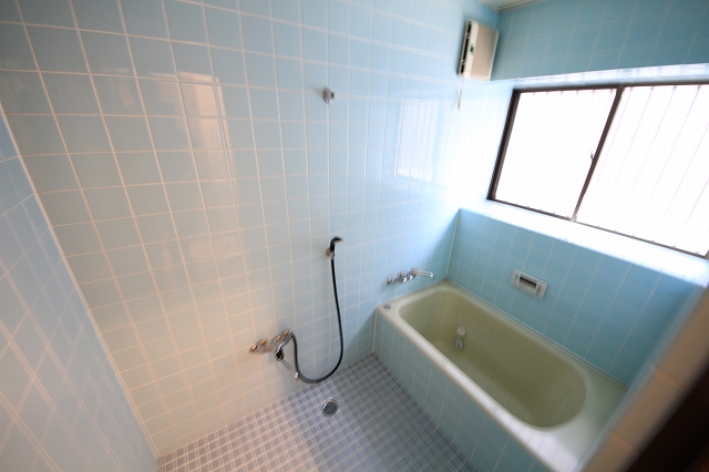 Bath. With a window in the bathroom