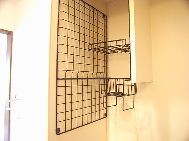 Kitchen. Kitchen upper receiving