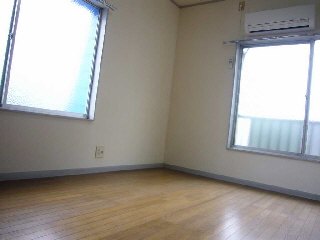 Living and room. Two-sided lighting is the room. 