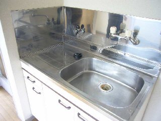 Kitchen. Two-necked Gasukitchin. 