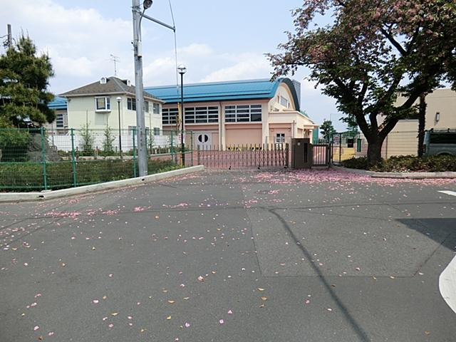 Junior high school. 520m to Hachioji Municipal sixth junior high school