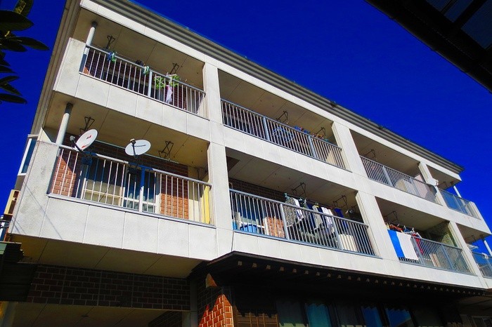 Building appearance. Complete photo