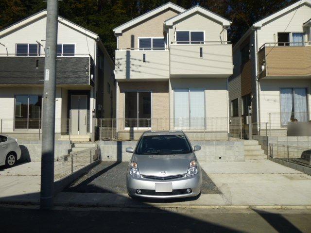 Local appearance photo. Building 3