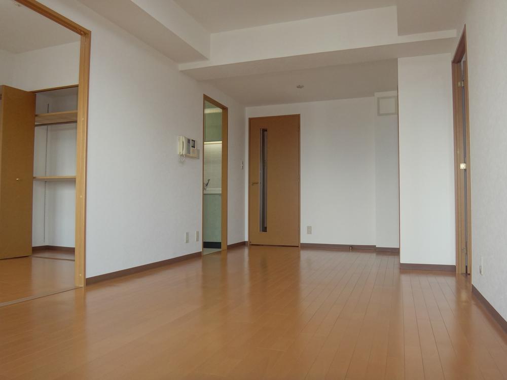 Living. Indoor (10 May 2013) Shooting