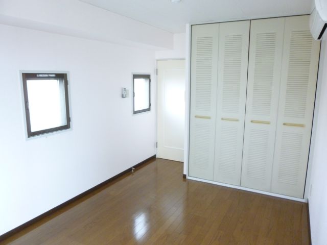 Other room space. Glad Indoor Laundry Area