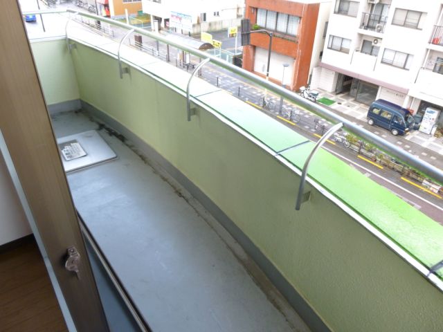 Entrance. It is the front door with a happy shoebox.