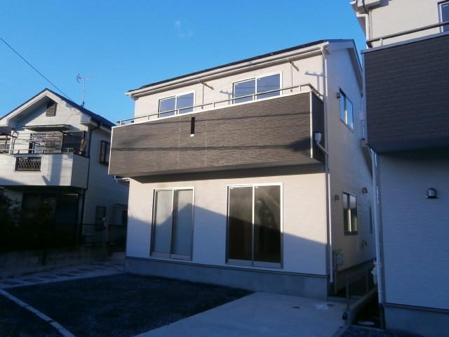 Local appearance photo. 1 Building