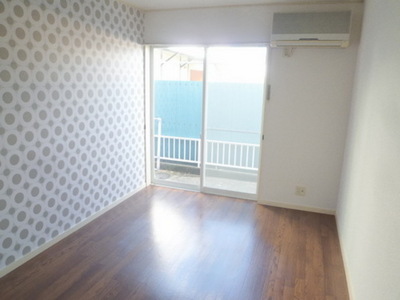 Living and room. ☆ Day is also good ☆