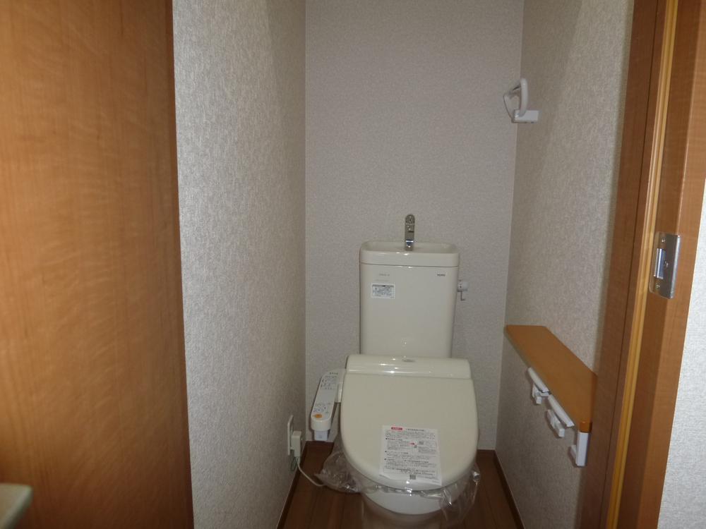 Toilet. 1 Building
