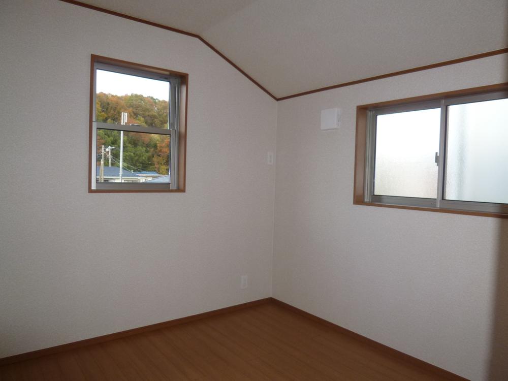 Non-living room. 1 Building