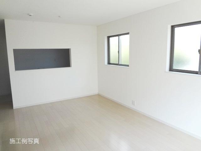 Same specifications photos (living). Construction example photo