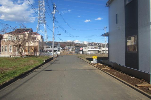 Local photos, including front road. 2013 December 24, shooting