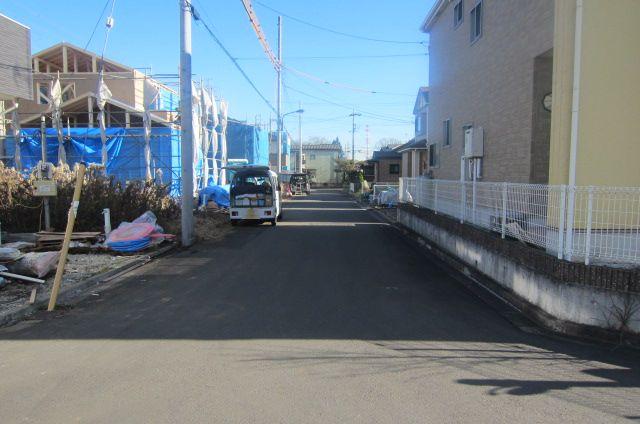 Local photos, including front road. 2013 December 24, shooting