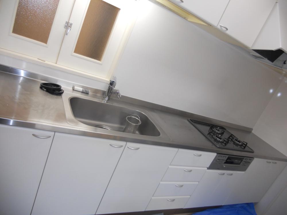 Kitchen. Indoor (12 May 2013) Shooting