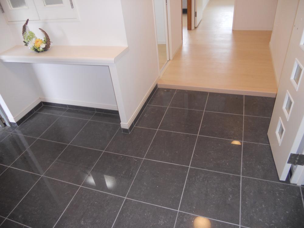 Entrance. Local (12 May 2013) Shooting