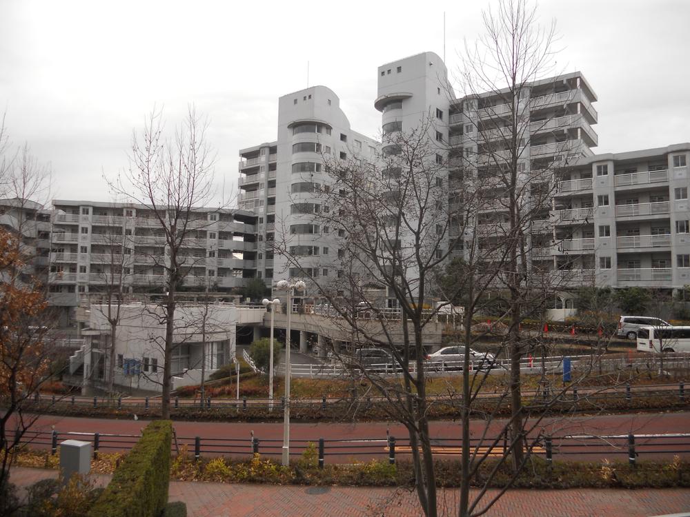 View photos from the dwelling unit. View from the site (December 2013) Shooting