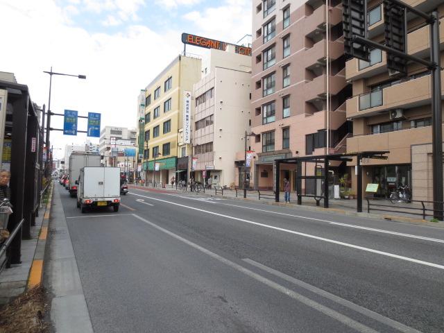 Local appearance photo. Local photos, including the front road