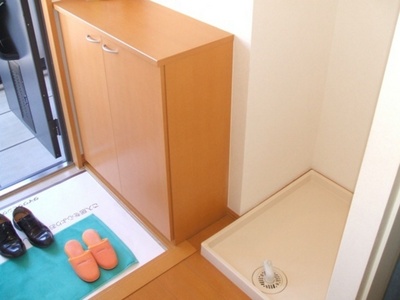 Entrance.  ☆ Cupboard ☆