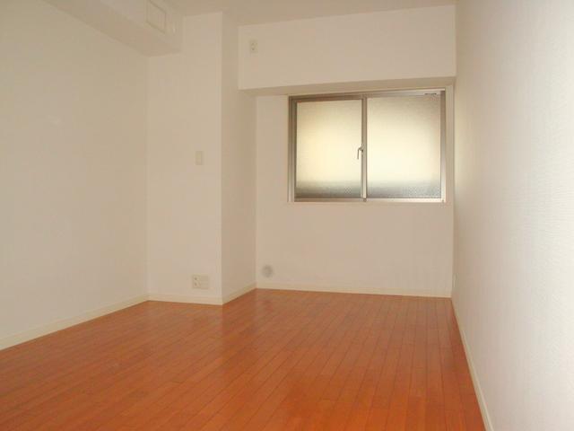 Non-living room. Indoor (11 May 2013) Shooting