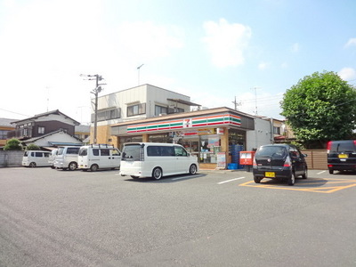 Convenience store. 449m to Seven-Eleven (convenience store)