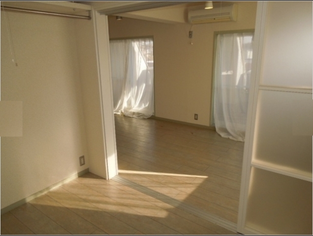 Living and room. Beautiful Western-style.