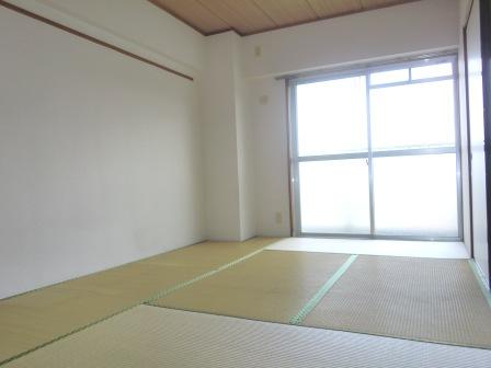 Living and room. Japanese-style room 6 quires