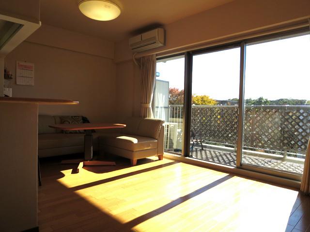 Living. There is floor heating