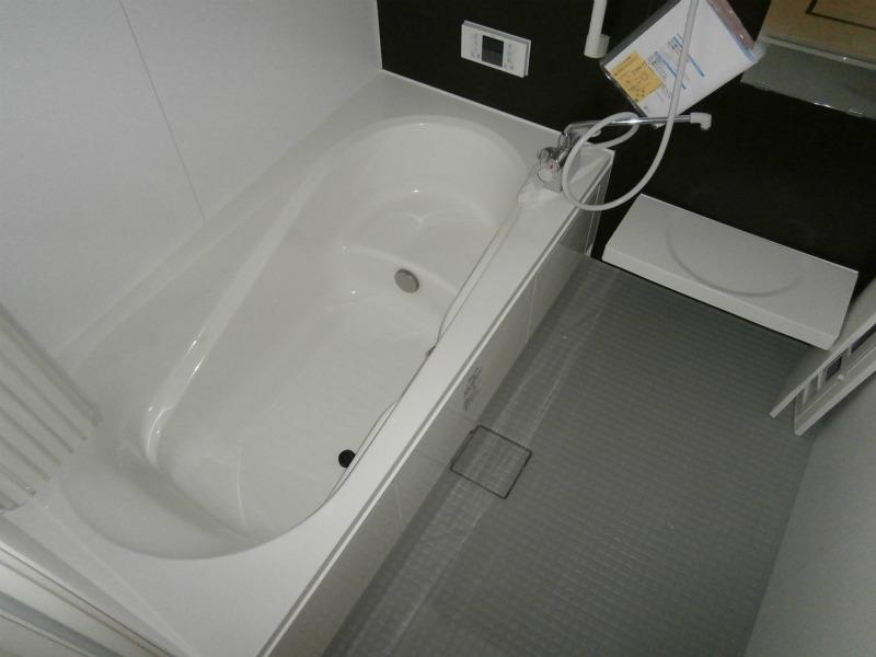 Bathroom. 1 Building site (November 2013) Shooting