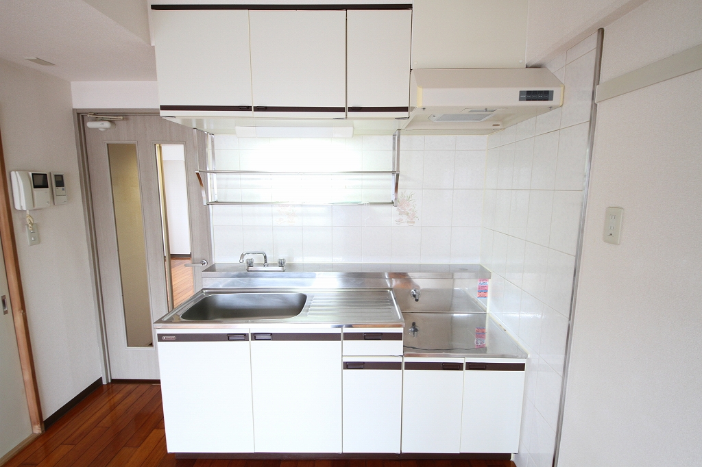 Kitchen. I'm happy city gas.