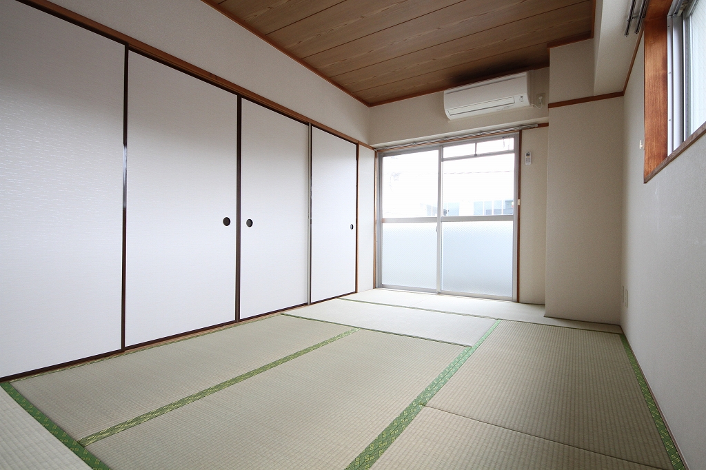 Other room space. Japanese-style room 6 quires