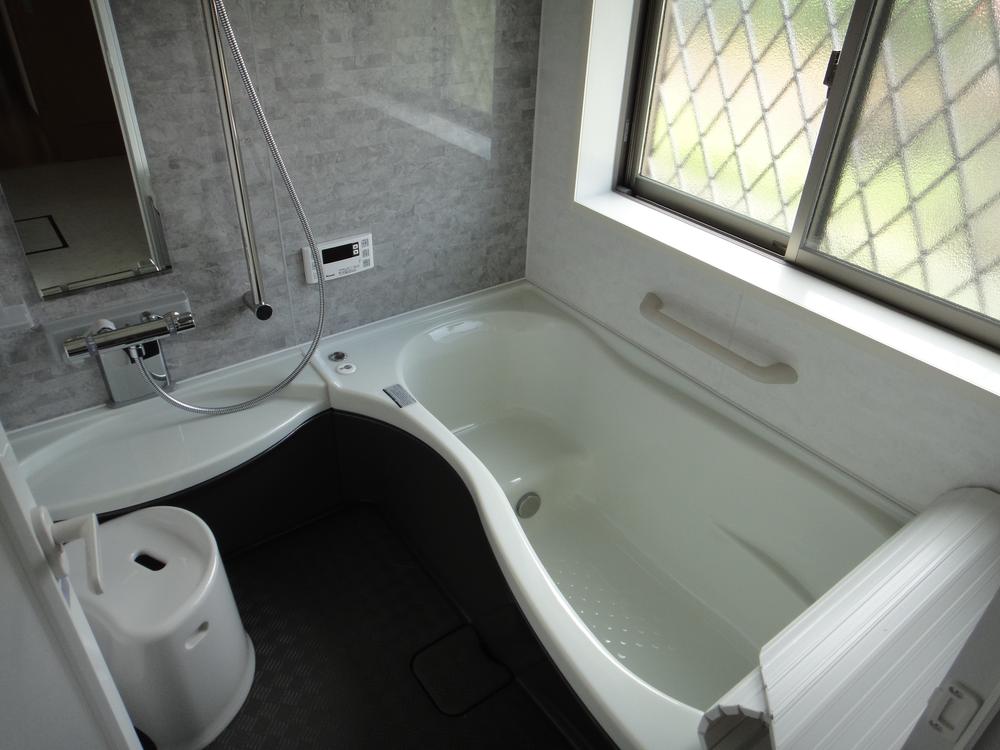 Same specifications photo (bathroom)